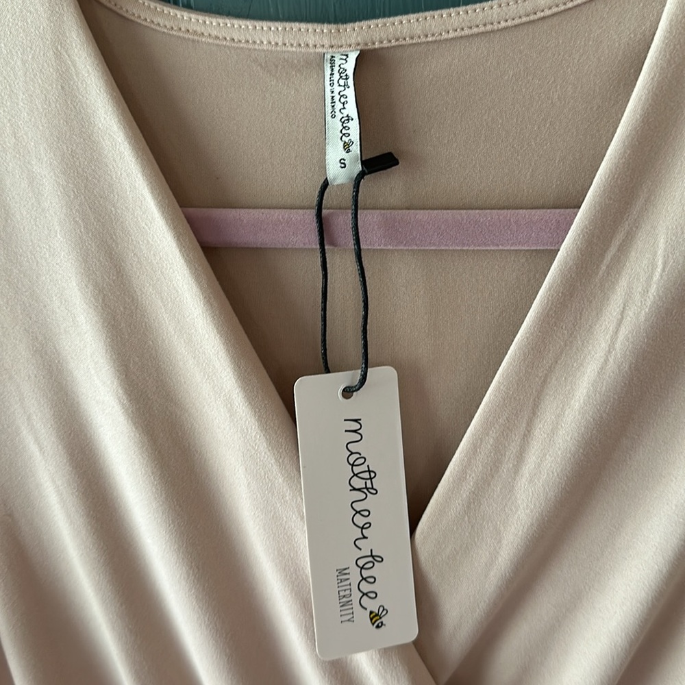 Maternity Dress 🤍 - Picture 4 of 6